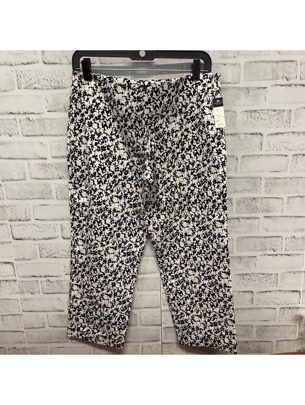 NWT Wear Flair Black White Floral Crop